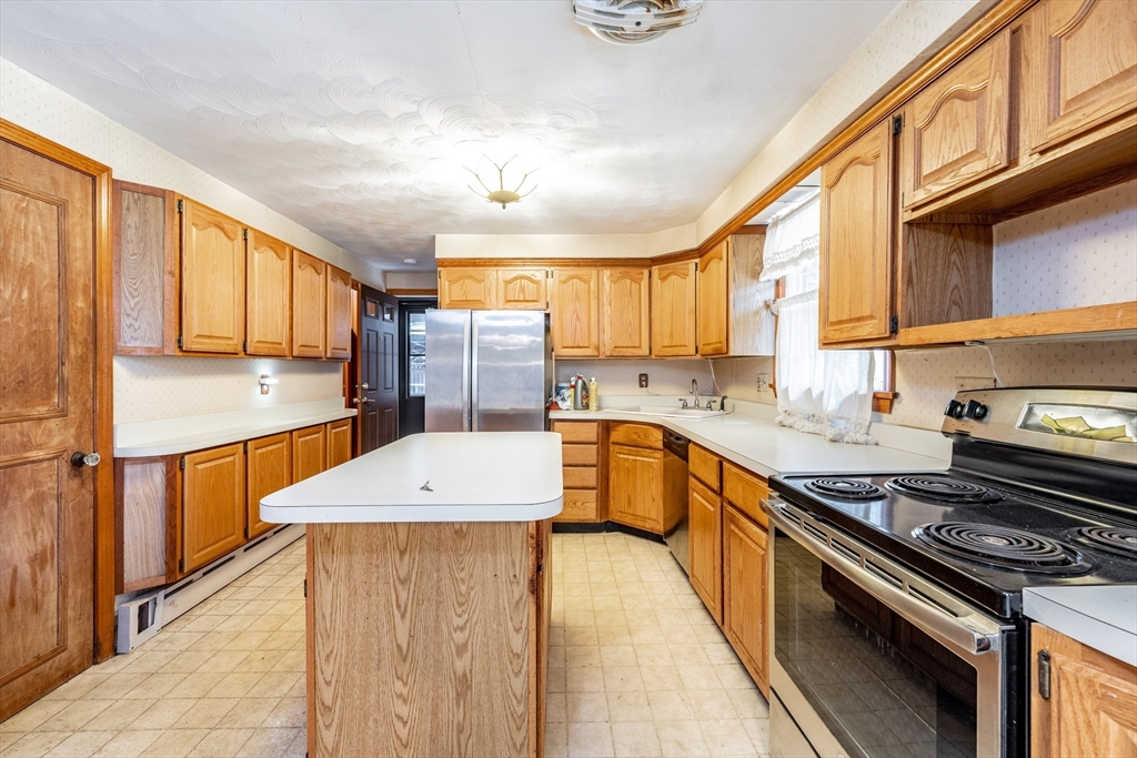 399 Elm St