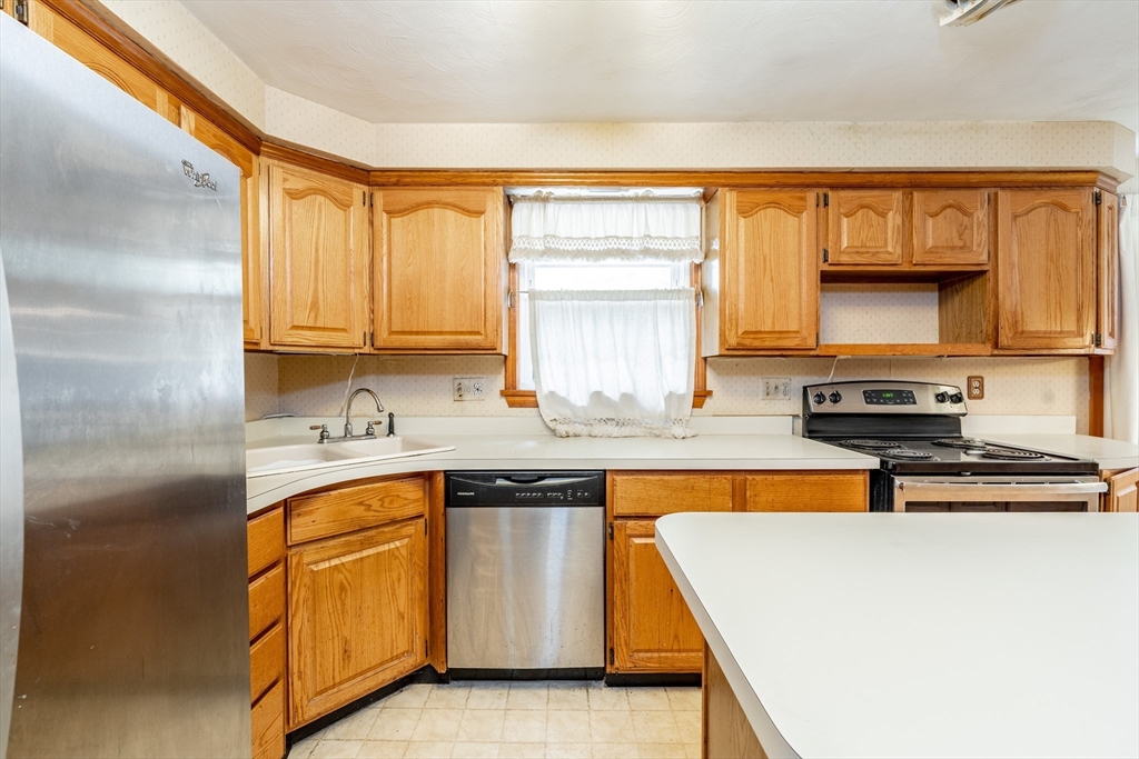 399 Elm St