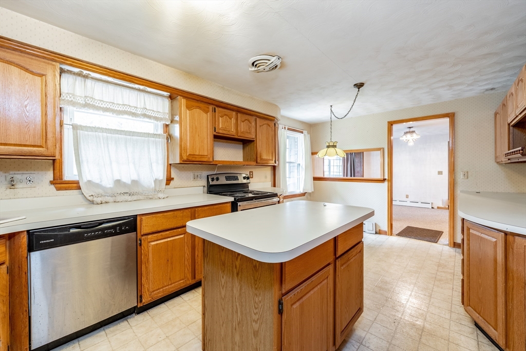 399 Elm St