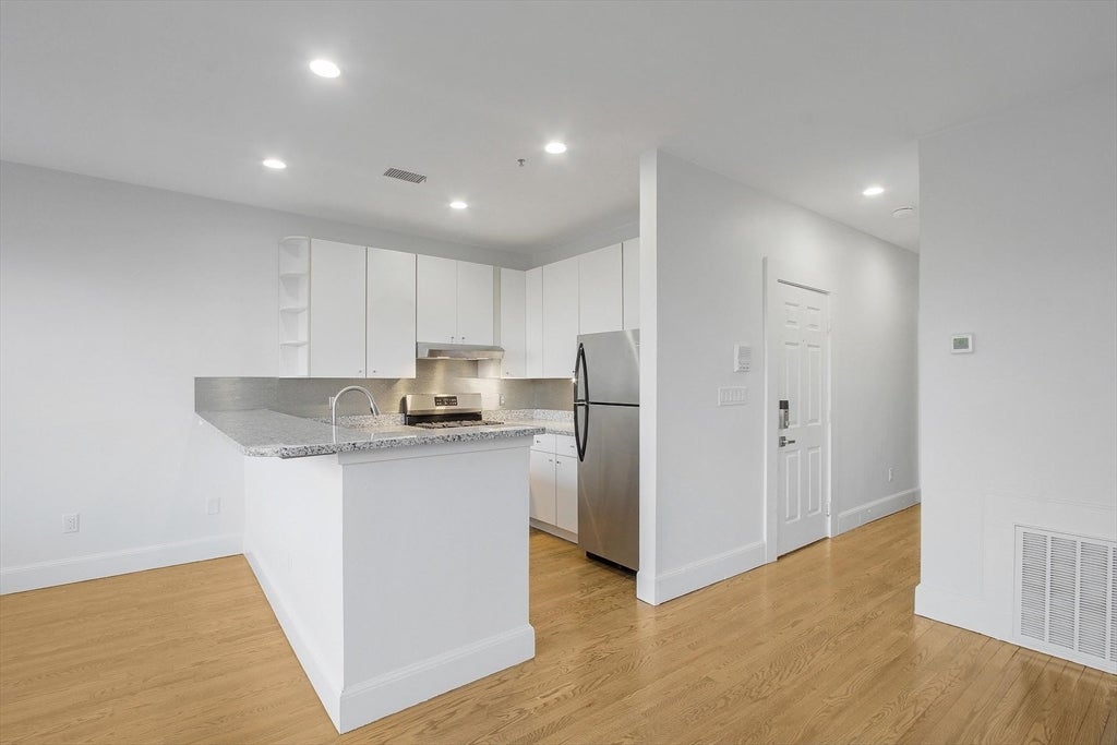 140 Boylston St #11, Boston, MA, 140 Boylston St #11, Boston, MA Photo #17