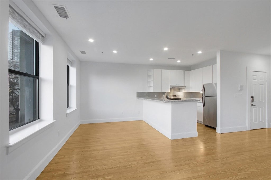 140 Boylston St #11, Boston, MA, 140 Boylston St #11, Boston, MA Photo #1