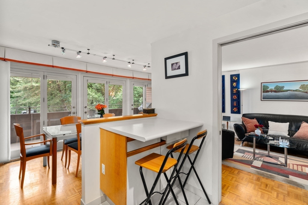 241 Perkins St F301