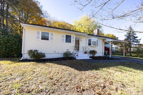 4 Linda Ln Franklin MA 02038