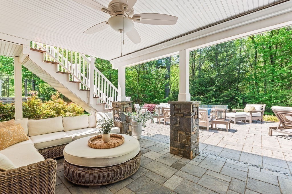 39 Opal Cir