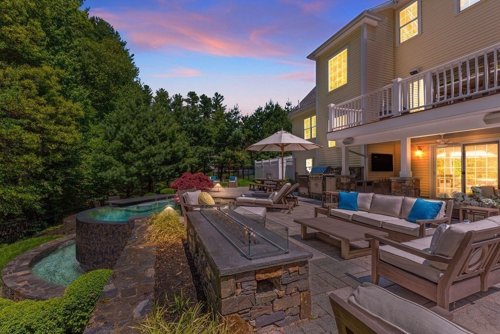 39 Opal Cir