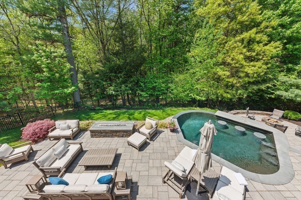 39 Opal Cir