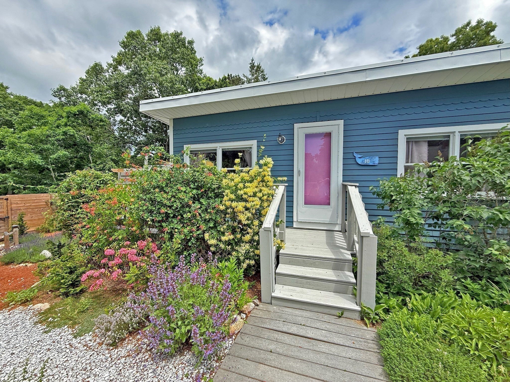 10 Atwater Dr