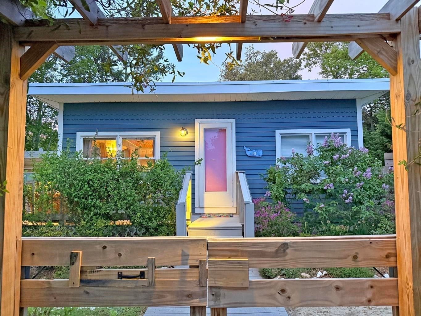 10 Atwater Dr