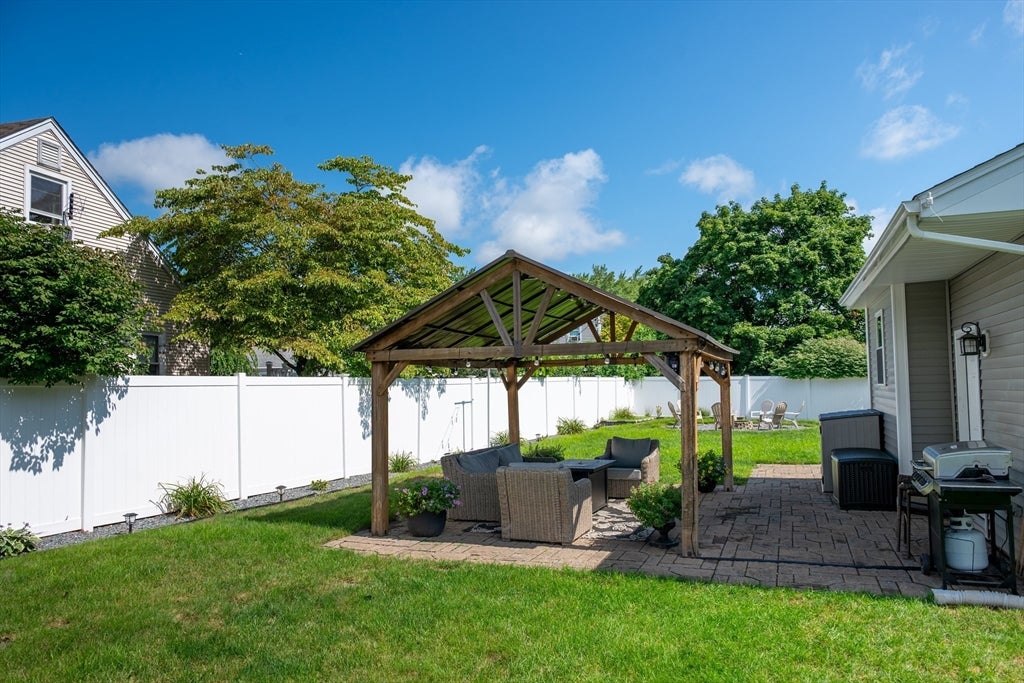 512 Central Avenue, Seekonk, MA Photo #40
