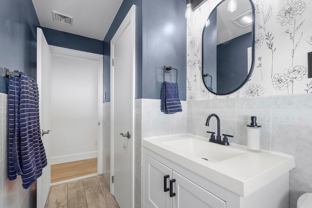512 Central Avenue, Seekonk, MA Photo #22