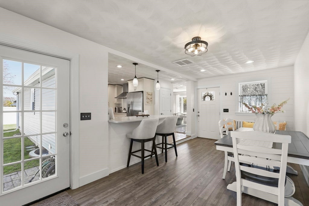 512 Central Avenue, Seekonk, MA Photo #4