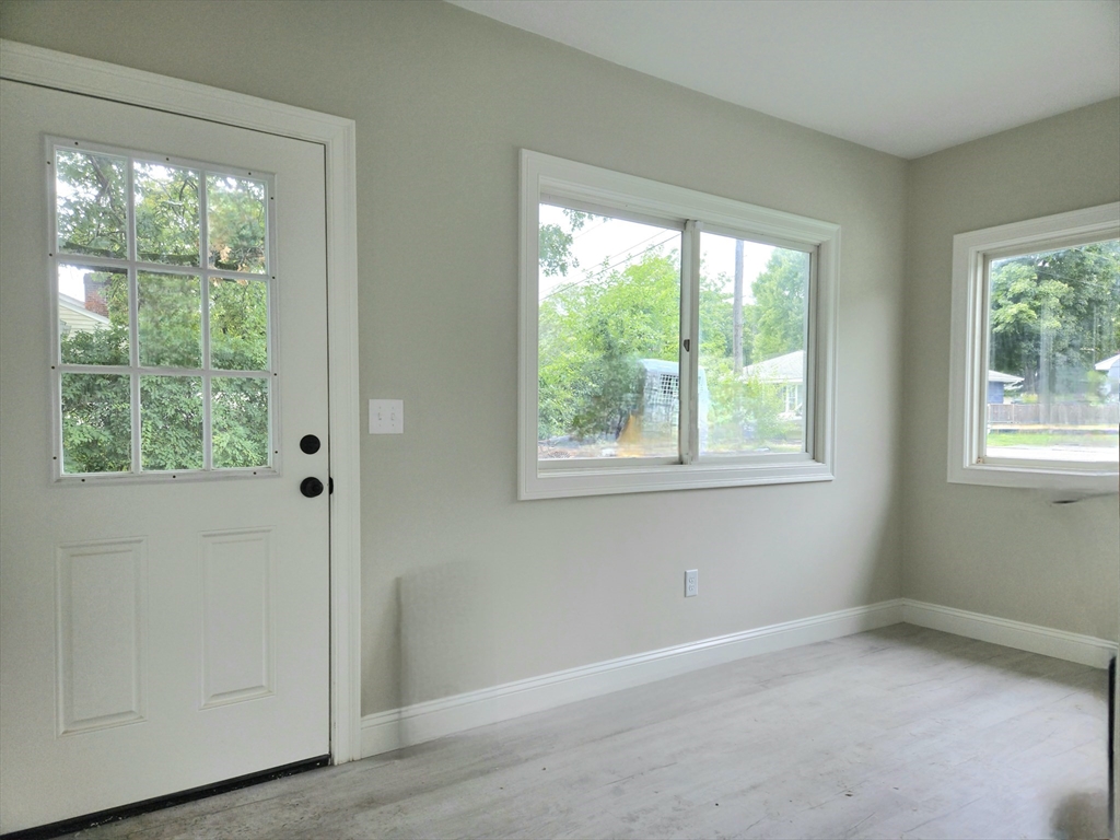 14 Howe Lane
