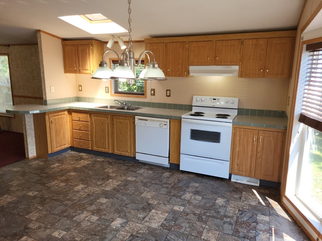 157 Mansfield Ave. 21