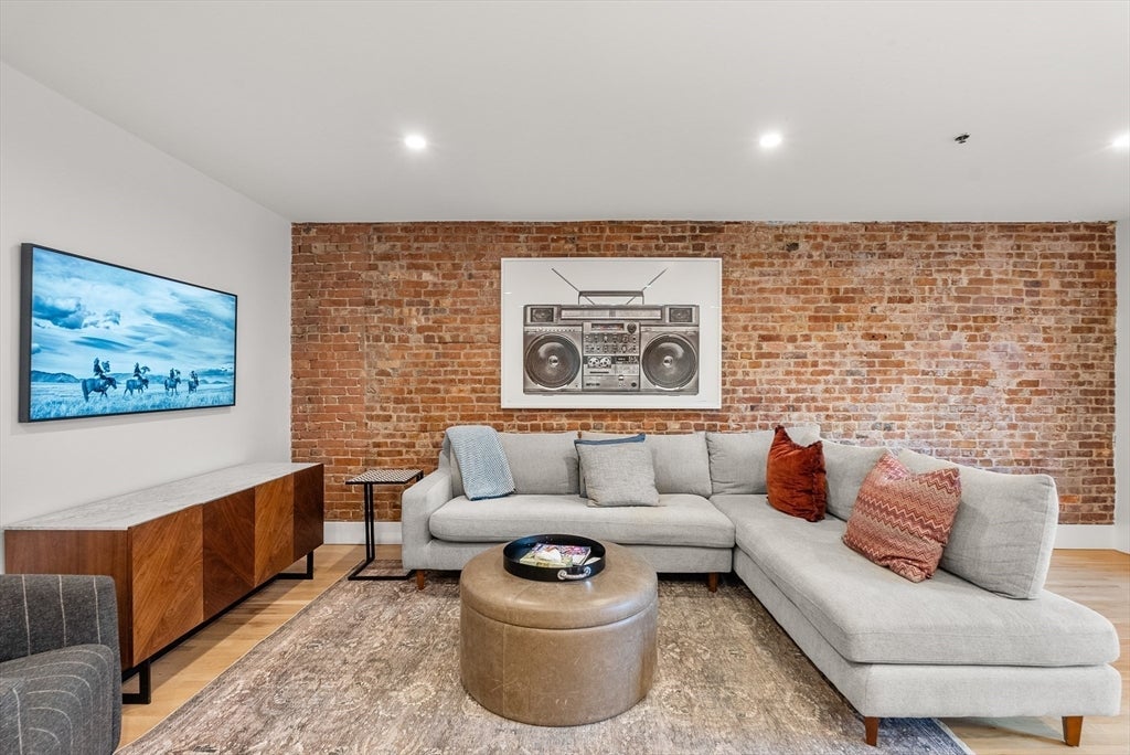 680 Tremont St #1, Boston, MA Photo #9