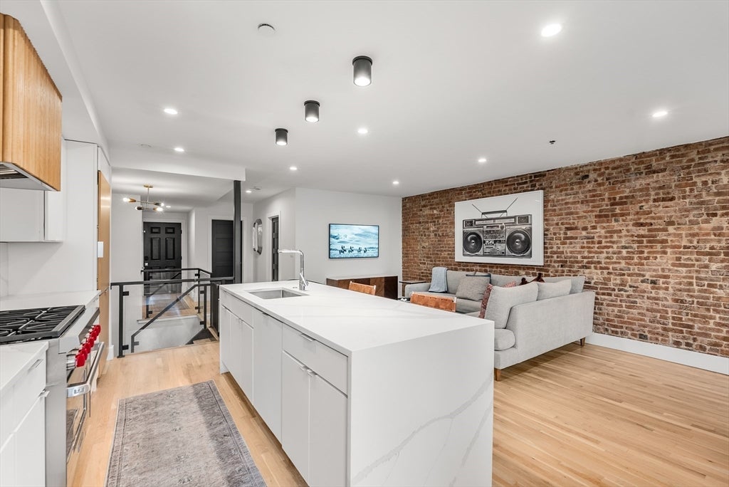 680 Tremont St #1, Boston, MA Photo #7