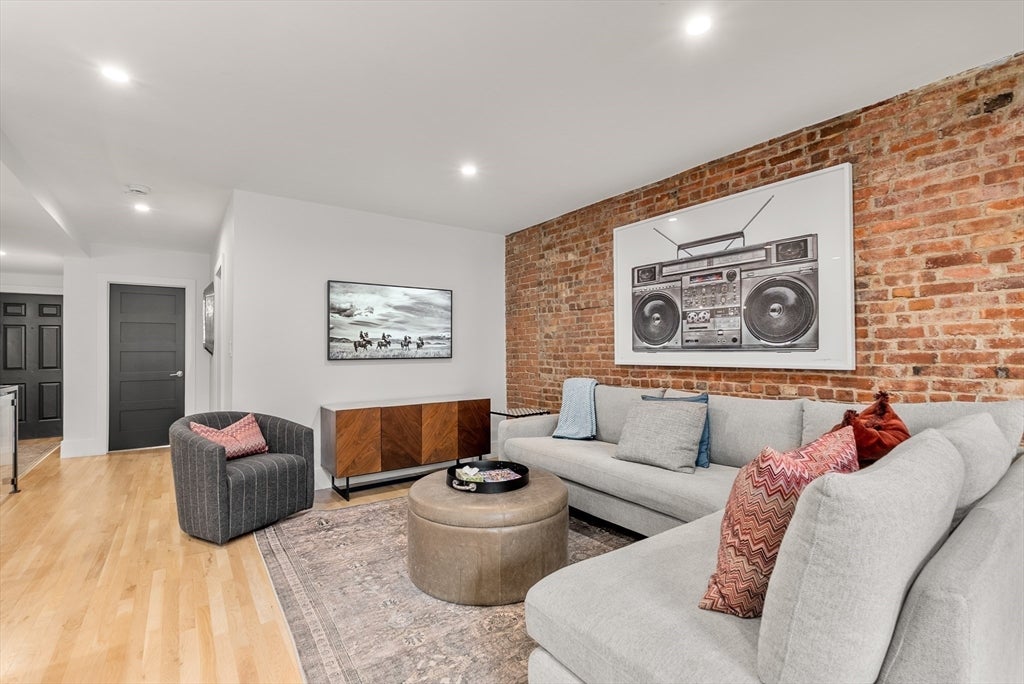 680 Tremont St #1, Boston, MA Photo #10