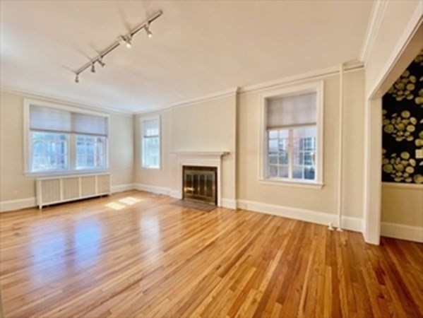 Photo 1 of 20 — 205 Mt Auburn St 1D, Cambridge, MA 02138