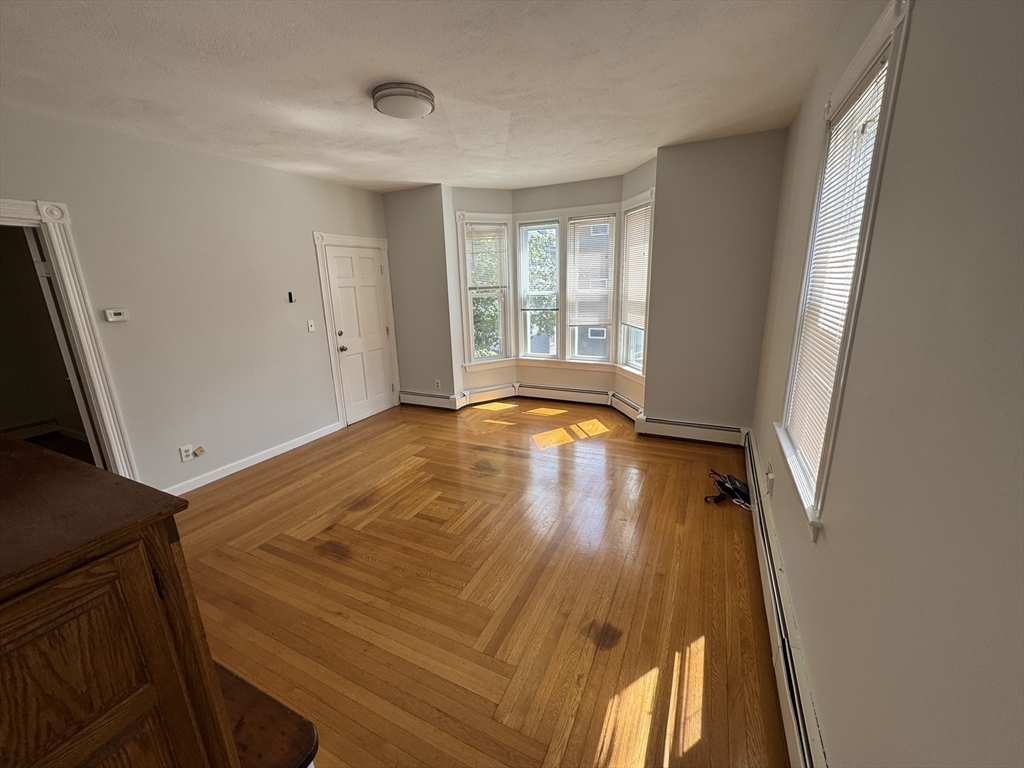 Providence, Rhode Island 02906, United States, 2 Bedrooms Bedrooms, ,1 BathroomBathrooms,Residential,Active,186248