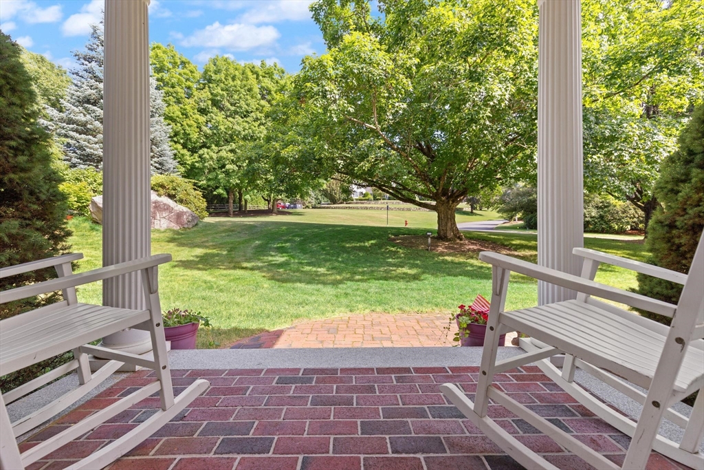 28 Thompson Dr