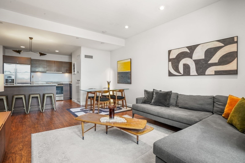 285 Columbus Ave 801