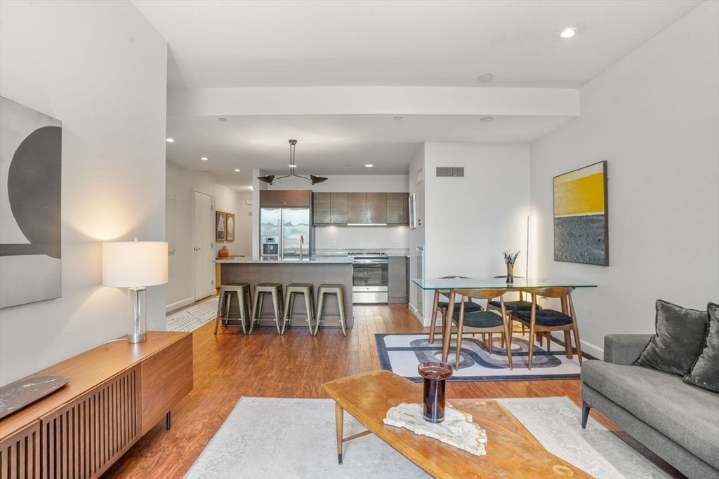 285 Columbus Ave 801