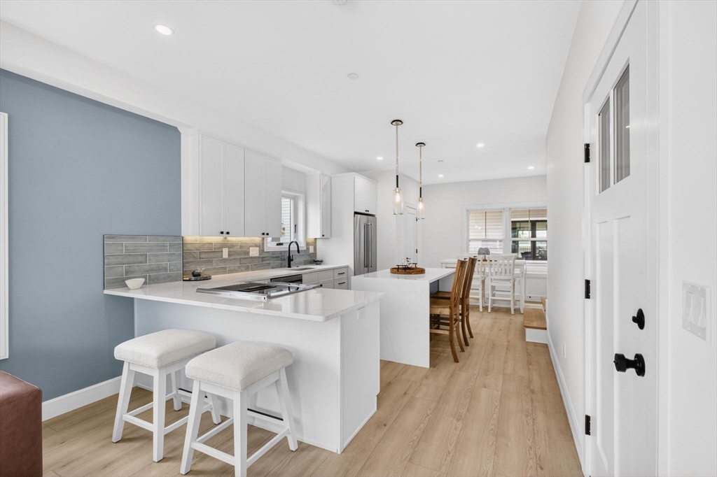 16 Northend Blvd 7