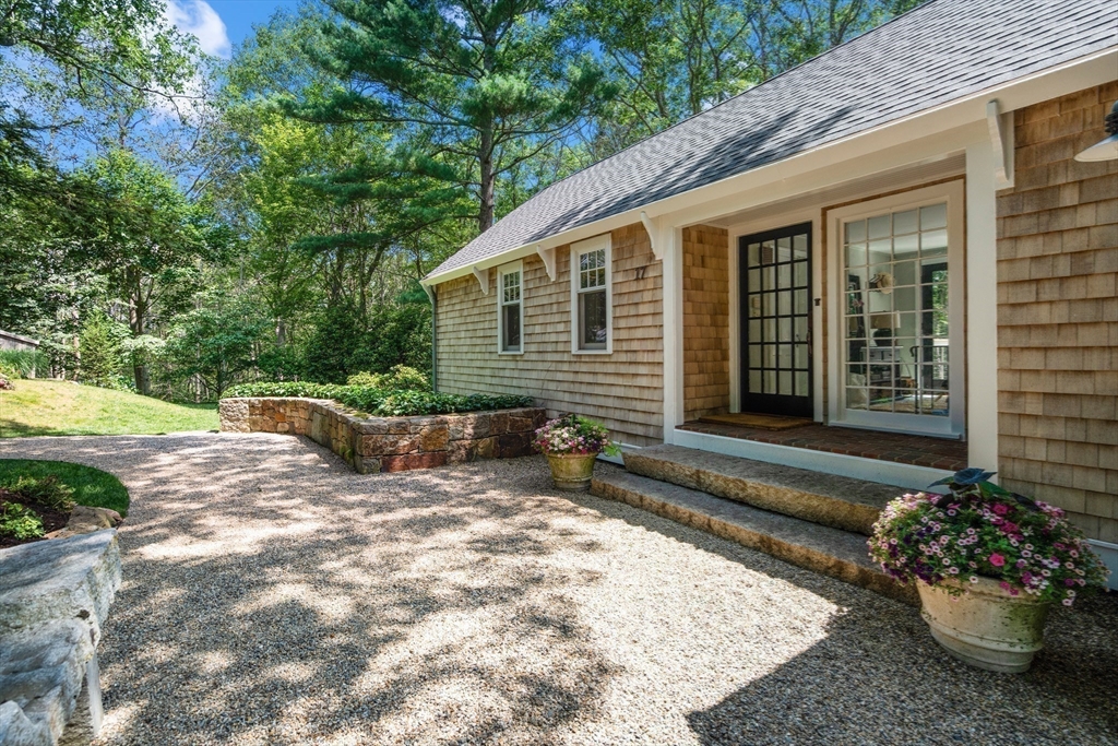 17 Woodcrest Rd.