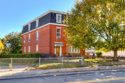 308 Plantation St Worcester MA 01604