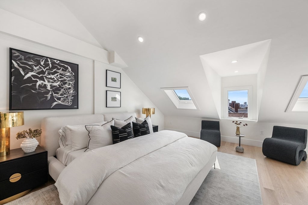 39 G St, Boston, MA, 39 G St, Boston, MA Photo #19