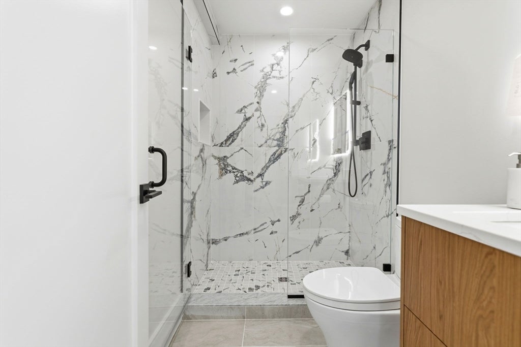 39 G St, Boston, MA, 39 G St, Boston, MA Photo #35