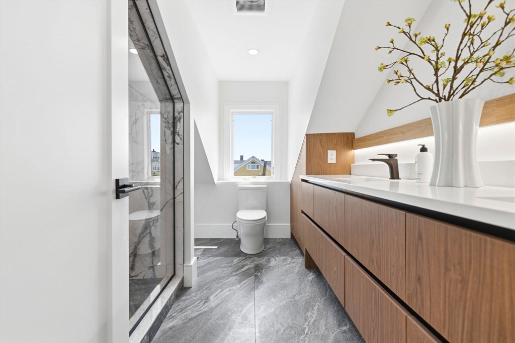 39 G St, Boston, MA, 39 G St, Boston, MA Photo #22
