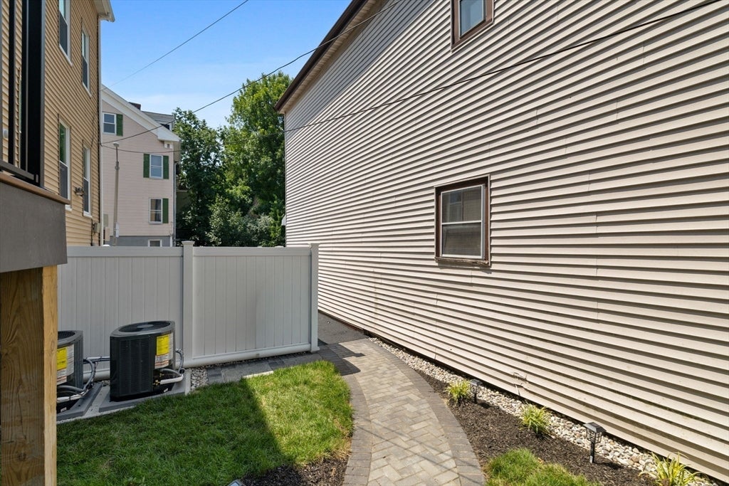 39 G St, Boston, MA, 39 G St, Boston, MA Photo #37