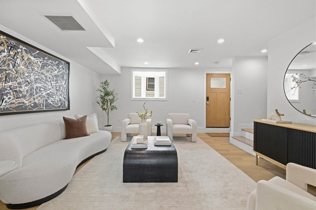 39 G St, Boston, MA, 39 G St, Boston, MA Photo #33