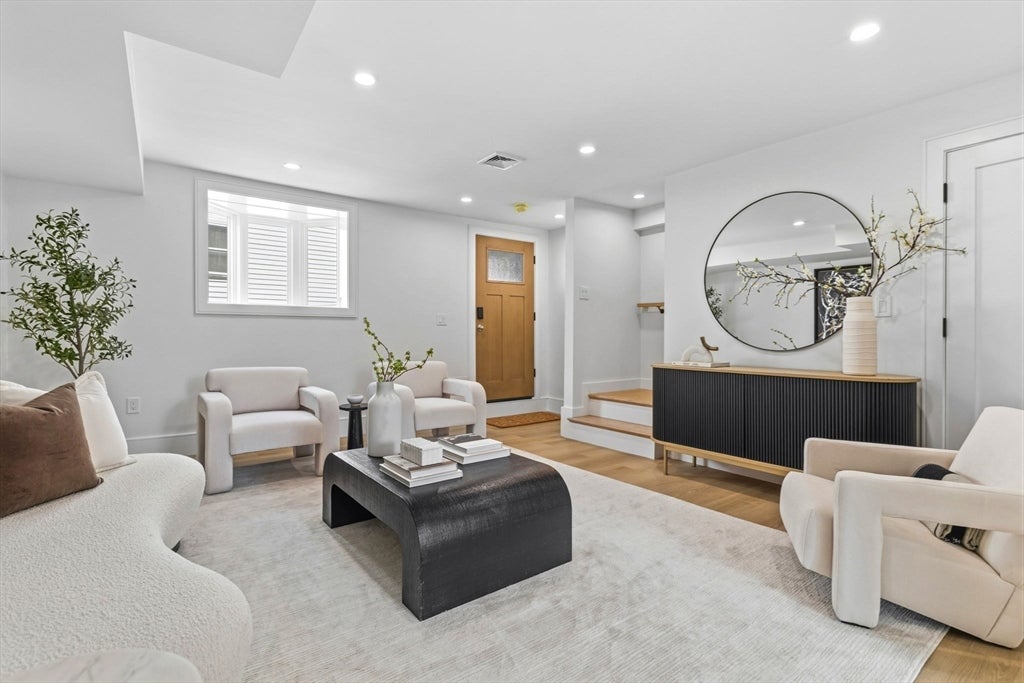 39 G St, Boston, MA, 39 G St, Boston, MA Photo #32