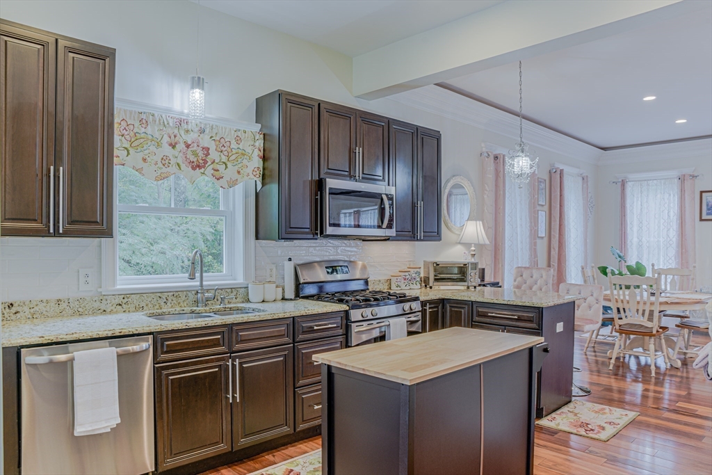 257 Rockland St 257