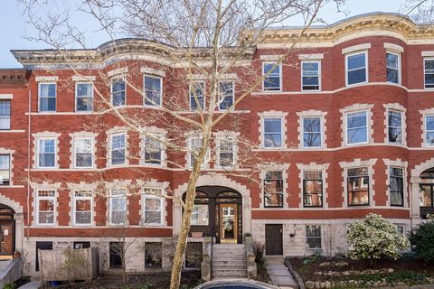 Condominium in Brookline MA 14 Claflin Rd.jpg