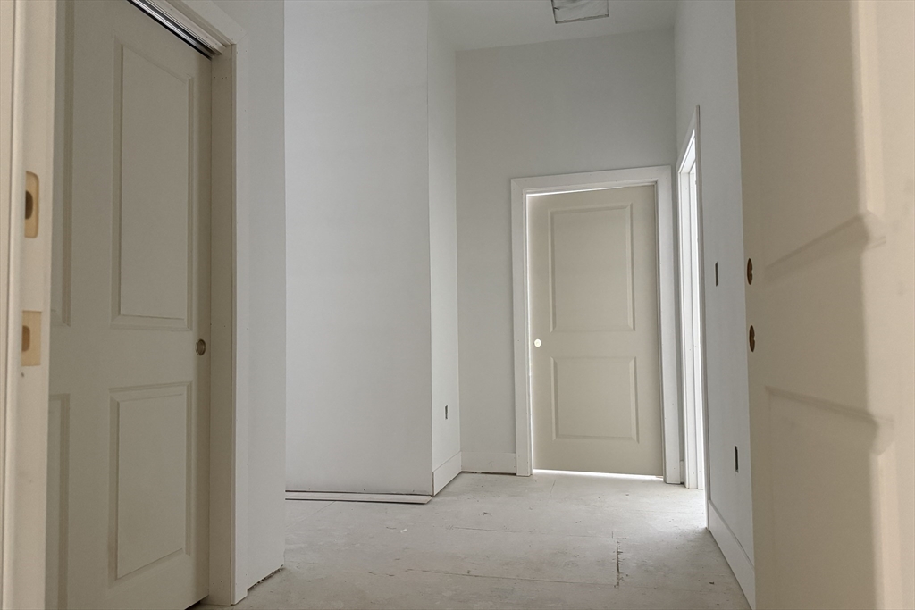 251 Sladen Street 304