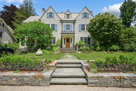 15 Hubbard Park Rd Cambridge MA 02138