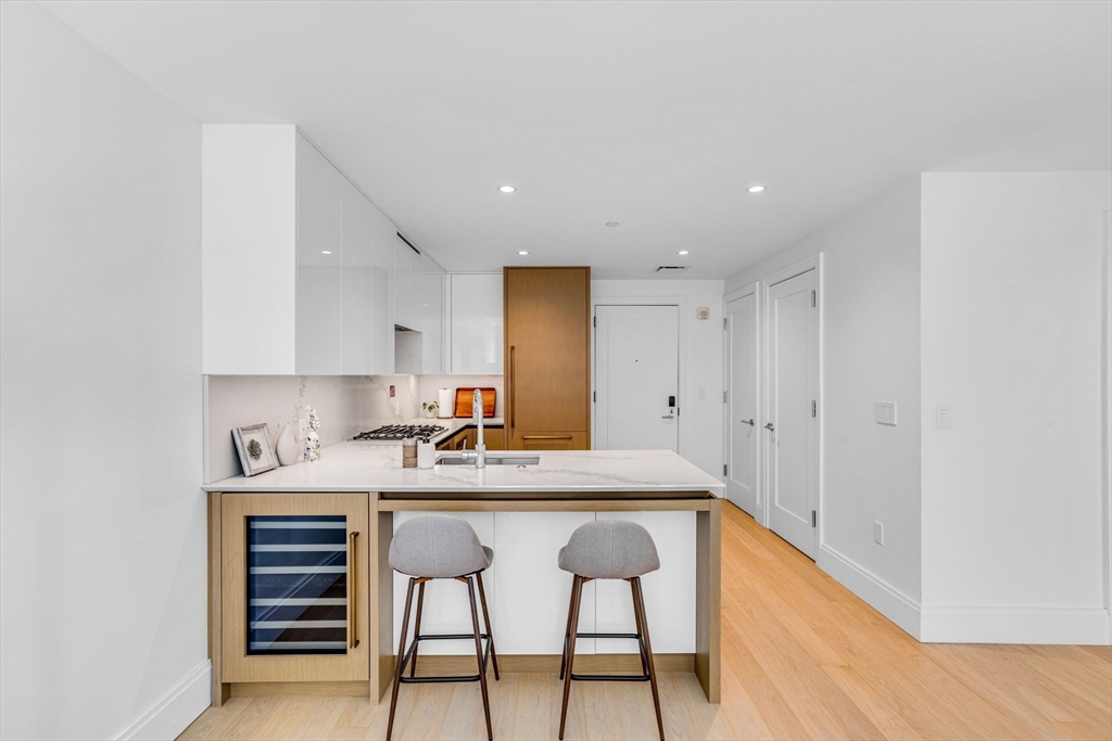 380 Harrison Ave 1123