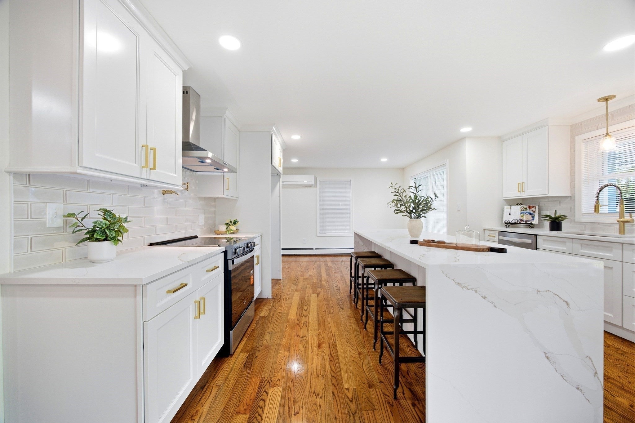 126 Barry St, Agawam, MA, 126 Barry St, Agawam, MA Photo #11