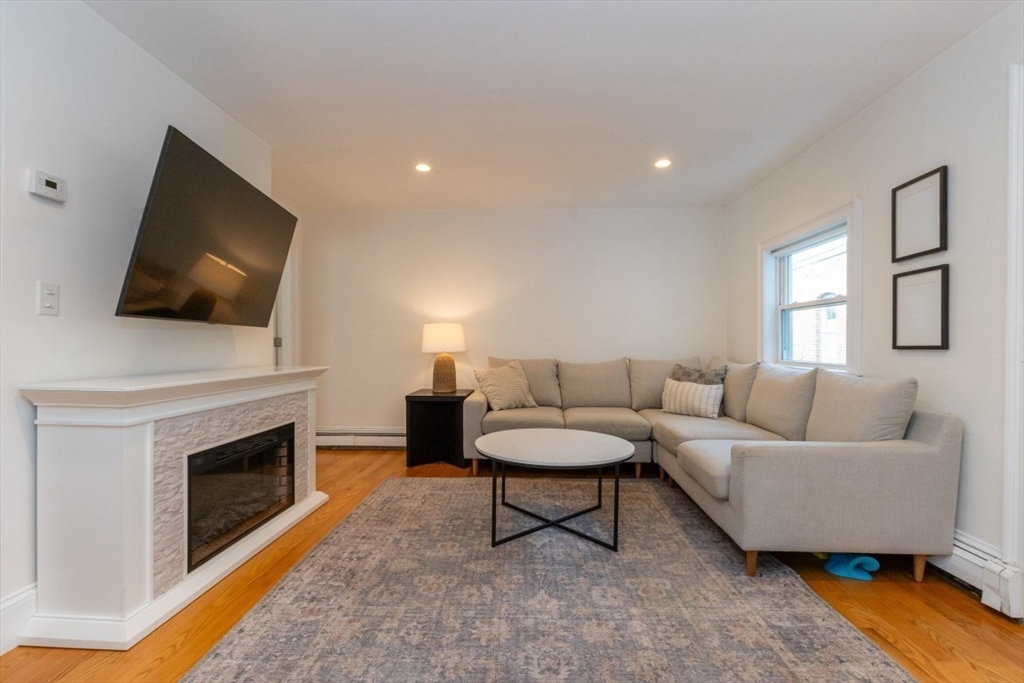 12 Salem Street Ave 2
