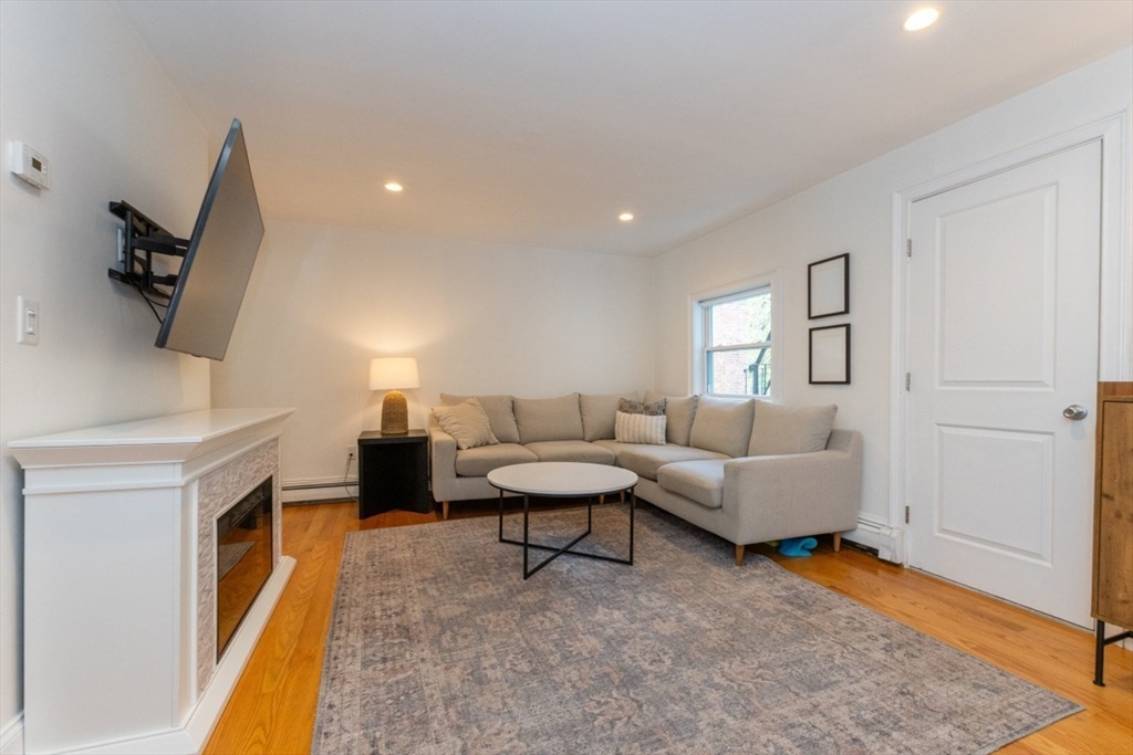 12 Salem Street Ave 2