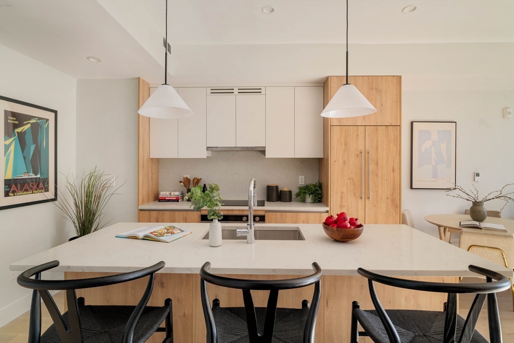 1043-1065 Cambridge Street 305