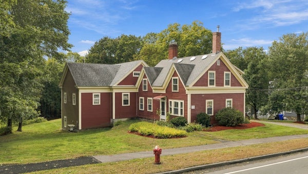 39 HIGH ST, TOPSFIELD, MA 01983 - Image 9fde9d74c2383ce060eacd8e2f0dd9d7/1343450042