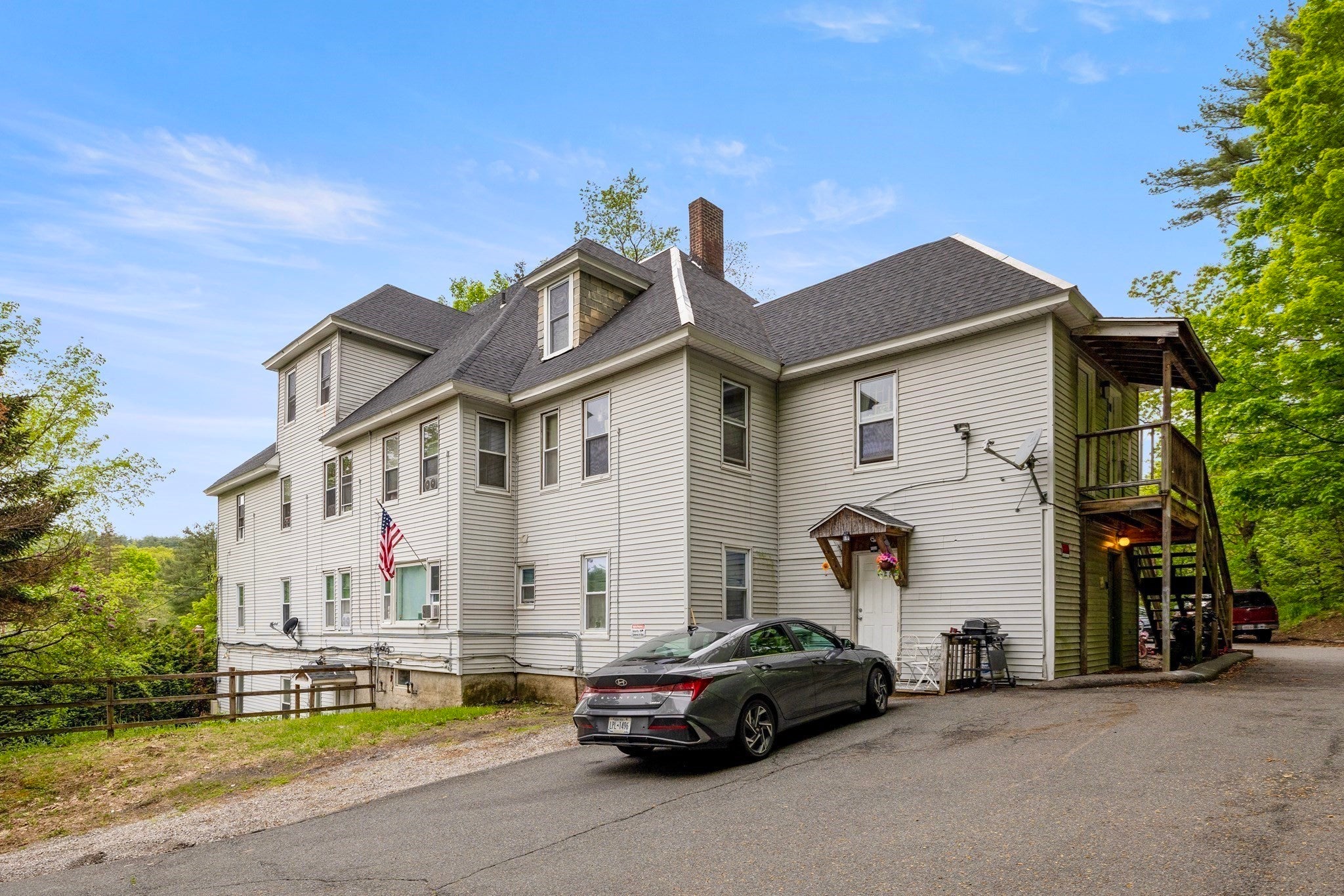 166-168 W Main St