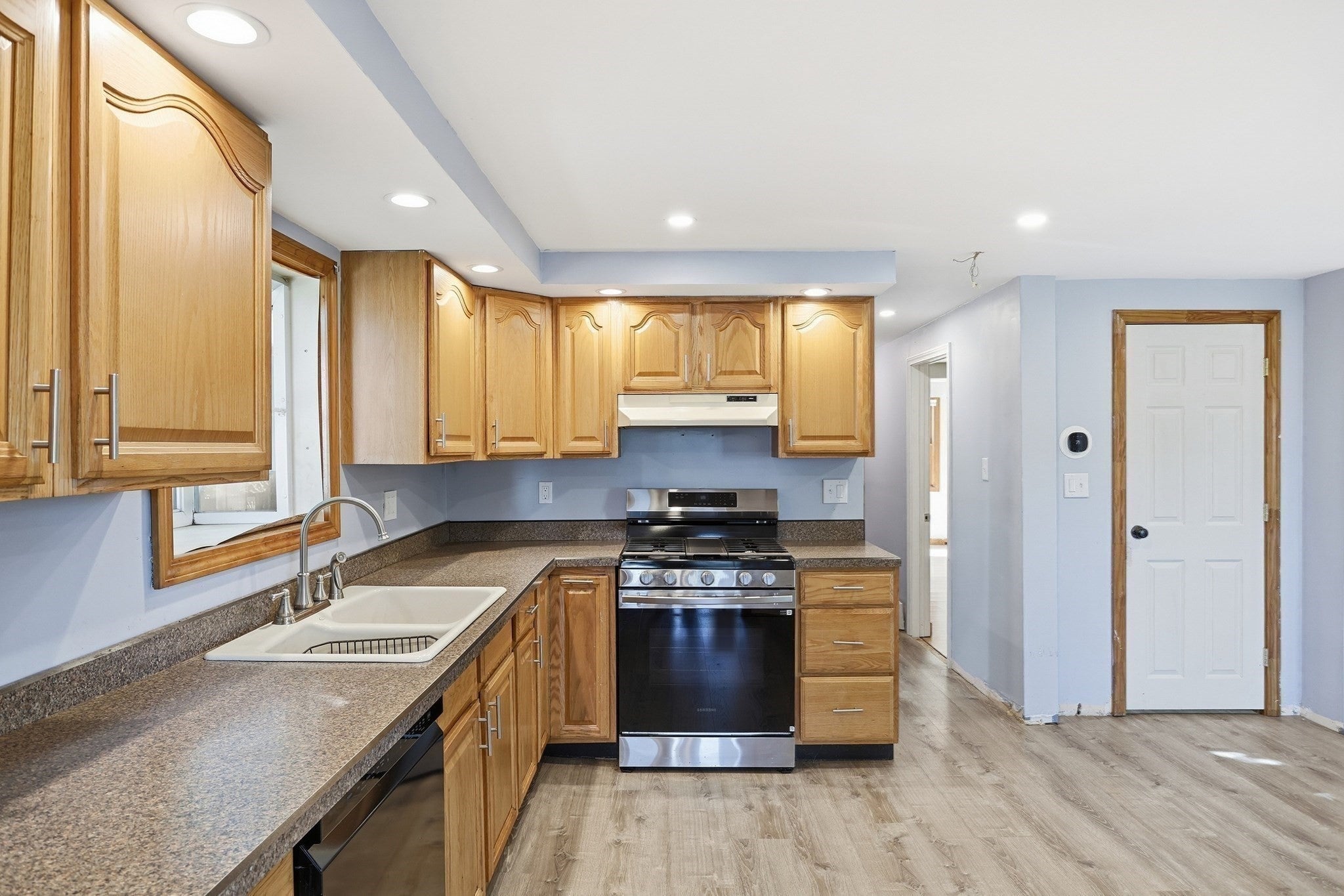 141 Long Pond Dr, Dracut, MA, 141 Long Pond Dr, Dracut, MA Photo #8