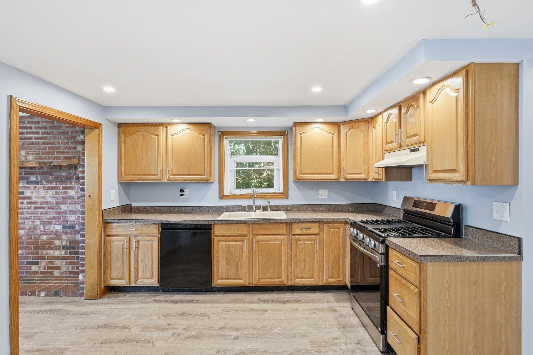 141 Long Pond Dr, Dracut, MA, 141 Long Pond Dr, Dracut, MA Photo #7