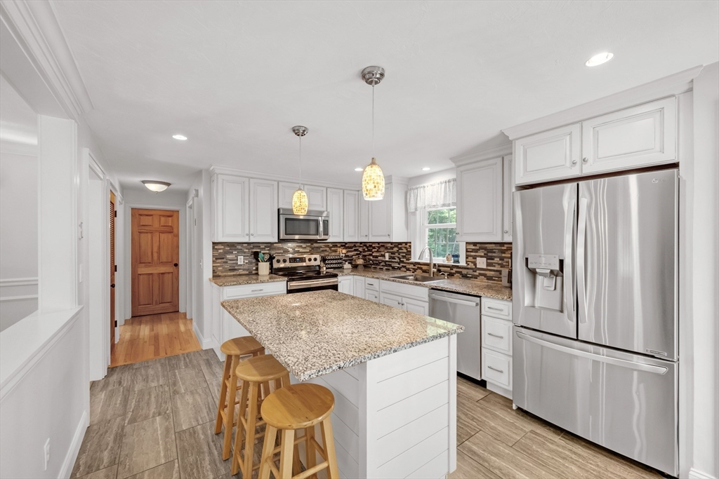 25 Fairbanks Ct