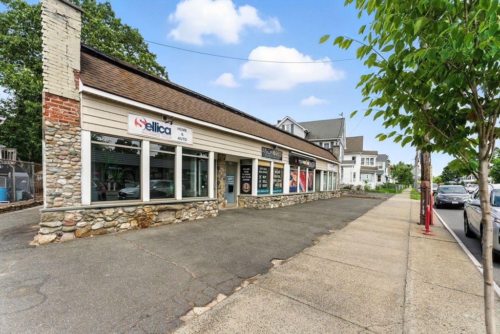 672-676 Dickinson St