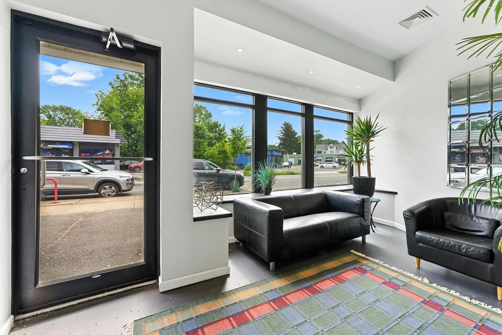 672-676 Dickinson St